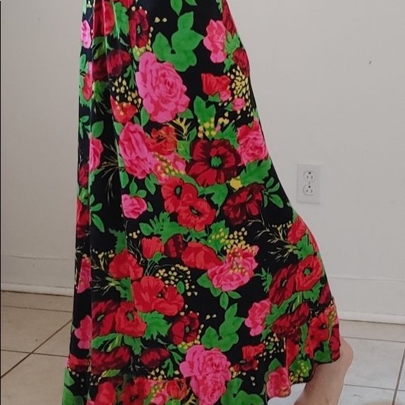 Vintage floral on black maxi skirt - Picture 2 of 2